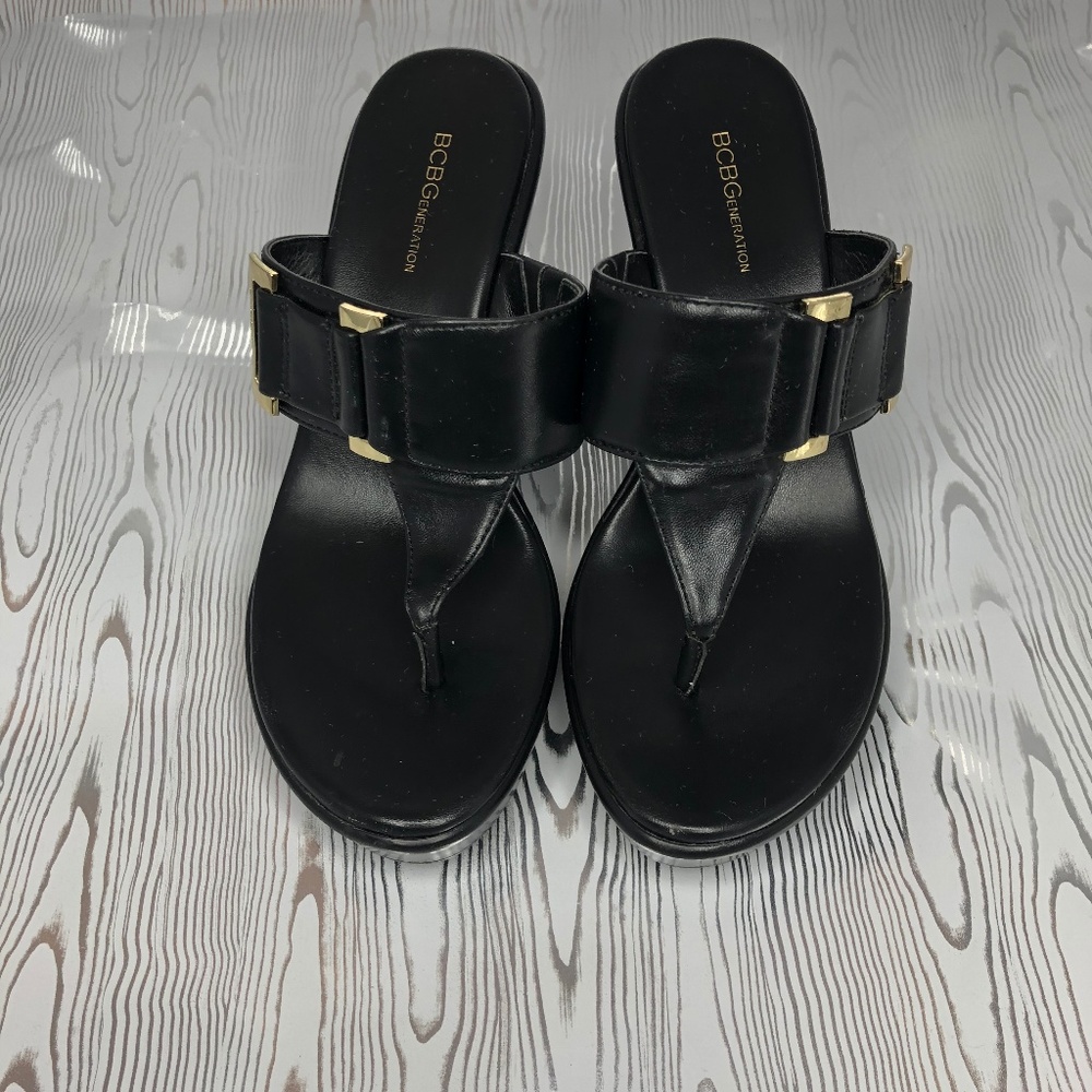 BCBG Generation Black T Strap Black Sz 5.5